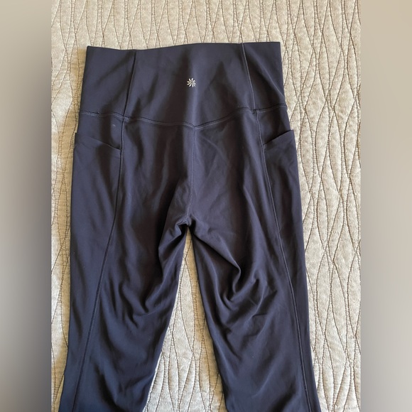 Athleta Salutation Stash Pocket Navy Blue Capri Leggings Size S - Picture 7 of 9